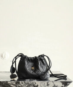 CHANEL POCHETTE MIT LEDERRIEMEN - BLACK - LAMBSKIN - GOLD