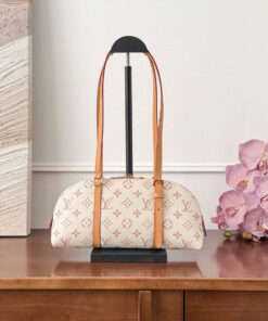 LV SQUIRE EAST WEST – BEIGE – MONOGRAM DUNE CANVAS – GOLD