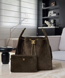 CHANEL 25 – MEDIUM – DARK BROWN – SUEDE CALFSKIN – GOLD